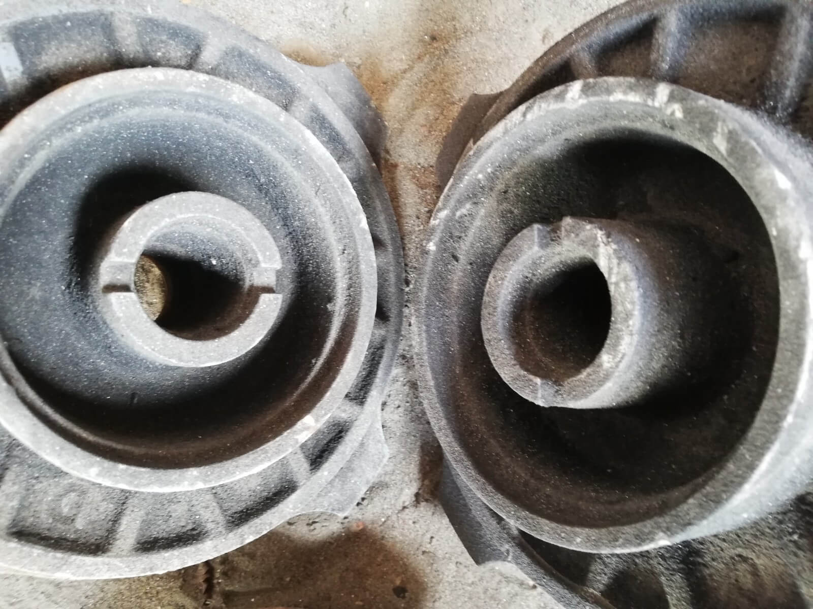 metal casting hub close up, rickshaw and loader disk break and disk hubs, wheel hub